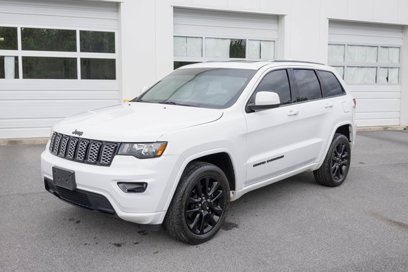 Used 2018 Jeep Grand Cherokee Altitude