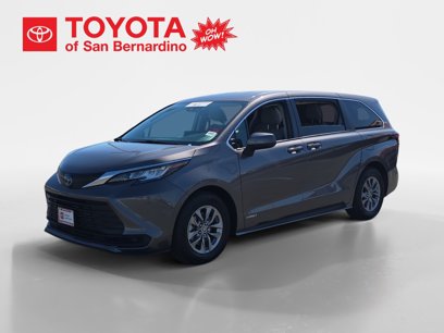 Certified 2021 Toyota Sienna LE