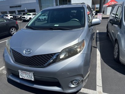 Used 2012 Toyota Sienna SE