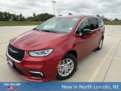 New 2026 Chrysler Pacifica Select