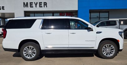Used 2024 GMC Yukon XL SLT w/ SLT Premium Package