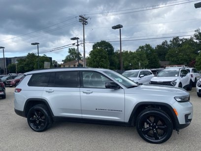 Used 2023 Jeep Grand Cherokee L Laredo