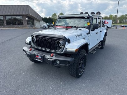 Used 2024 Jeep Gladiator Sport