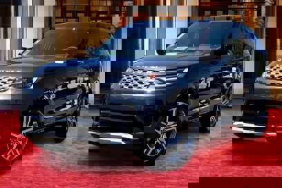 New 2025 Land Rover Discovery Metropolitan Edition