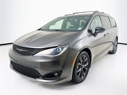 Used 2019 Chrysler Pacifica Touring-L Plus w/ S Appearance Package