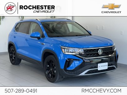 Used 2023 Volkswagen Taos SE w/ Panoramic Sunroof Package