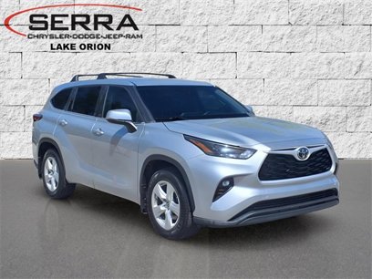 Used 2022 Toyota Highlander LE