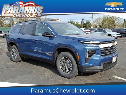 New 2025 Chevrolet Traverse LT w/ Driver Confidence Package