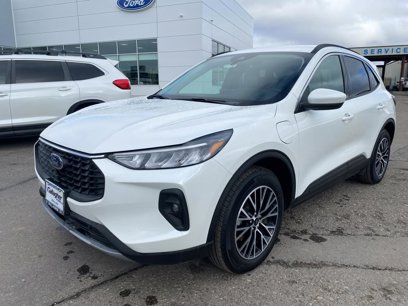 New 2023 Ford Escape SE w/ Class II Trailer Tow Package