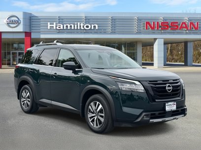 Used 2023 Nissan Pathfinder SL w/ Black Appearance Package