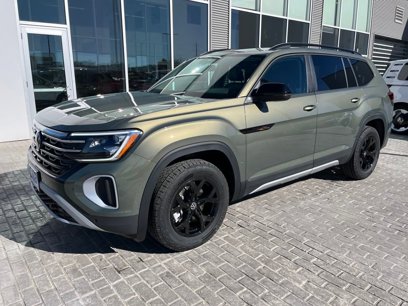 New 2025 Volkswagen Atlas Peak Edition SE