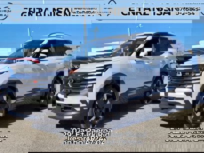 New 2025 Nissan Kicks SR