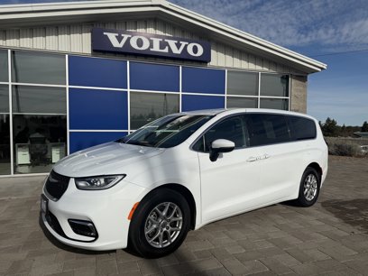 Used 2023 Chrysler Pacifica Touring-L