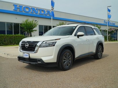 Used 2024 Nissan Pathfinder SV