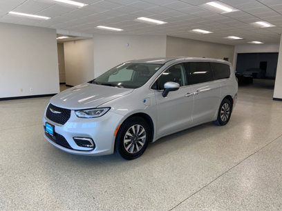 Used 2023 Chrysler Pacifica Touring-L