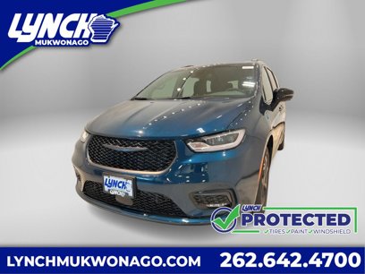 New 2025 Chrysler Pacifica Premium