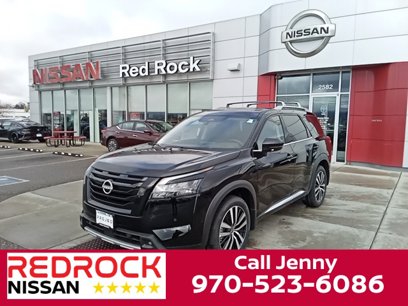 New 2025 Nissan Pathfinder Platinum w/ Black Appearance Package