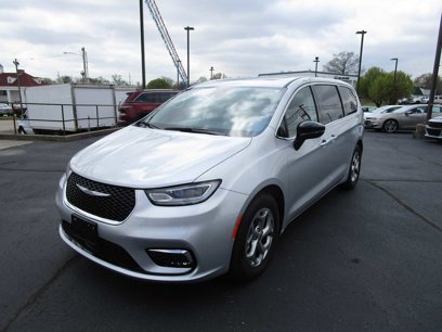 Certified 2024 Chrysler Pacifica Limited