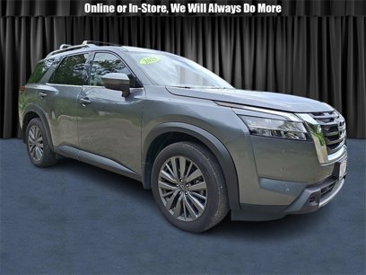 Used 2025 Nissan Pathfinder SL w/ SL Premium Package