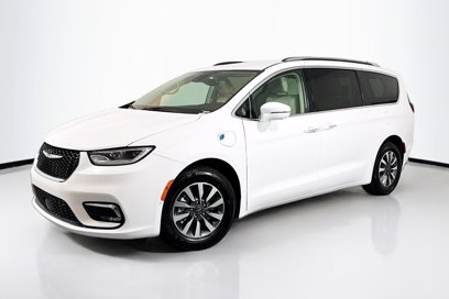 Used 2021 Chrysler Pacifica Touring-L