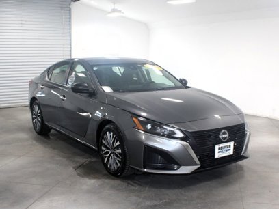 Used 2024 Nissan Altima 2.5 SV