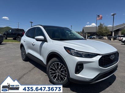 New 2025 Ford Escape SE w/ PHEV Premium Package
