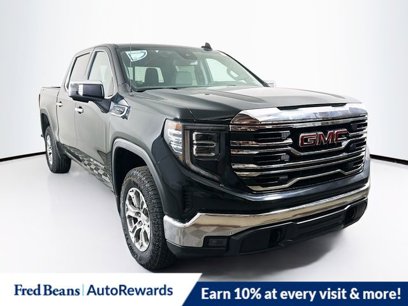 New 2025 GMC Sierra 1500 SLT w/ SLT Convenience Package