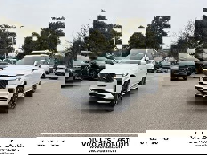 New 2025 Volvo XC90 T8 Plus w/ Protection Package Premier