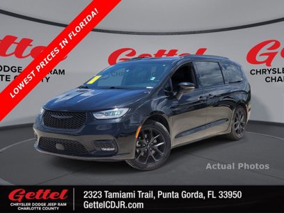 Used 2023 Chrysler Pacifica Touring-L w/ S Appearance Package