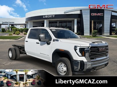 New 2025 GMC Sierra 3500 Pro w/ Convenience Package