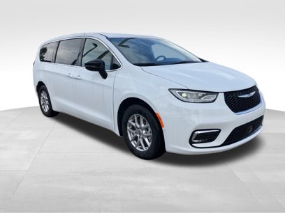 New 2025 Chrysler Pacifica Select