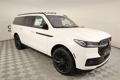 New 2025 Lincoln Navigator L Reserve w/ Jet Appearance Package