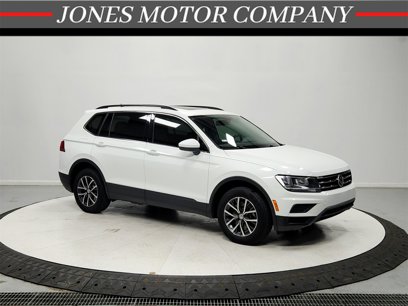 Used 2019 Volkswagen Tiguan SE w/ Panoramic Sunroof Package