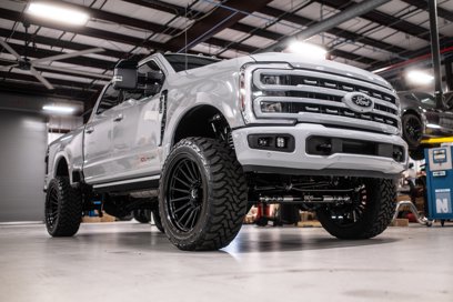 New 2025 Ford F250 Lariat w/ Lariat Ultimate Package