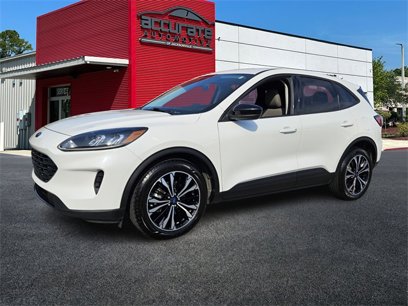 Used 2021 Ford Escape SE w/ SE Sport Appearance Package