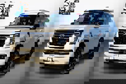 New 2025 Nissan Armada SV