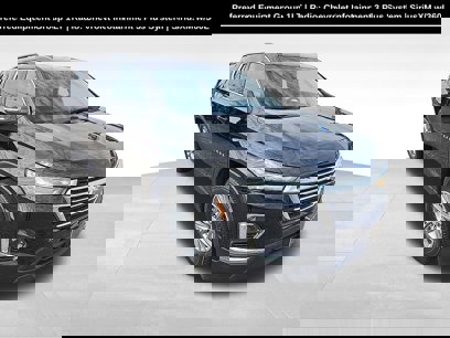 Used 2023 Chevrolet Traverse LT