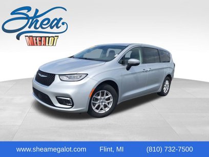 Used 2023 Chrysler Pacifica Touring-L