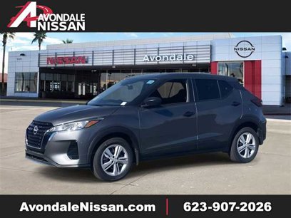 New 2025 Nissan Kicks Play S
