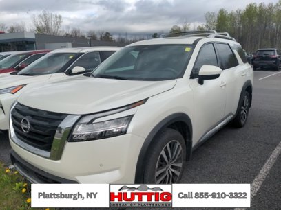 Used 2024 Nissan Pathfinder Platinum w/ Cargo Package