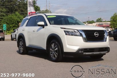 Used 2023 Nissan Pathfinder SL