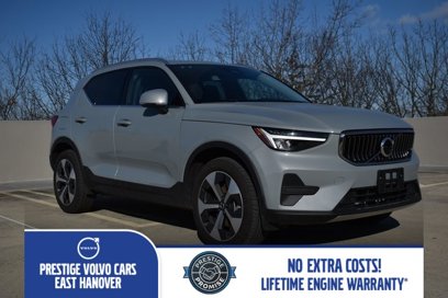 New 2025 Volvo XC40 B5 Core w/ Protection Package Premier