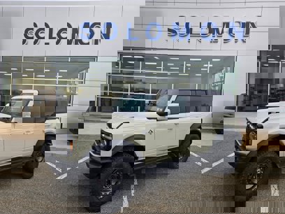New 2025 Ford Bronco Outer Banks w/ Sasquatch Package