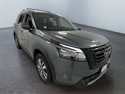 Certified 2024 Nissan Pathfinder SL w/ Black Appearance Package