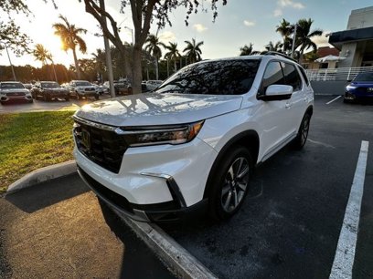 Used 2025 Honda Pilot Elite
