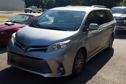 Used 2020 Toyota Sienna XLE