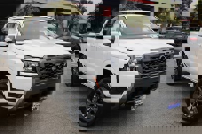 New 2025 Nissan Frontier SV