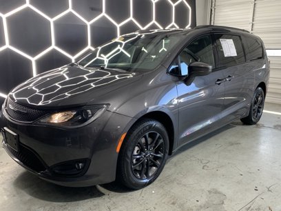 Used 2020 Chrysler Pacifica Touring-L