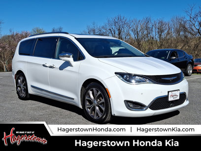Used 2018 Chrysler Pacifica Limited w/ Tire & Wheel Group