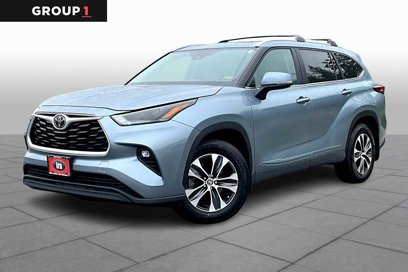 Used 2023 Toyota Highlander XLE